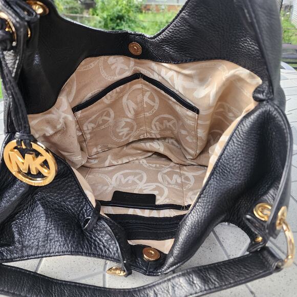 Michael Kors Layton Pebbled Leather Large Hobo Bag - Picture 9 of 12